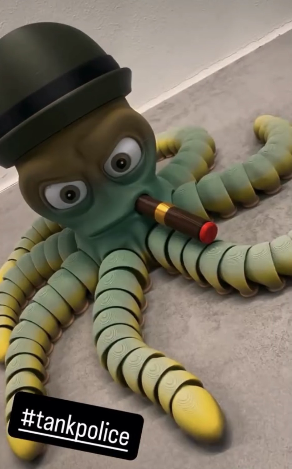 Octopus "Reef Tank Police" mit Hut & Zigarre grün